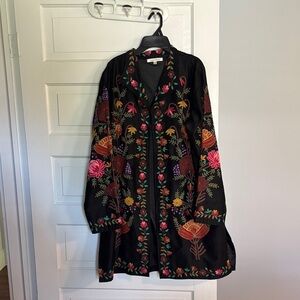 Beautiful Silk TravelSmith Black Jacket with Floral Embroidery